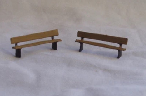 PD Marsh - OO Gauge Painted Benches
